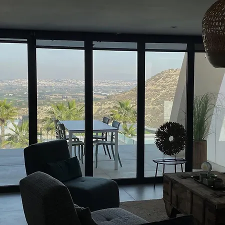 Casa Colina - Privezwembad & Lift ロハレス