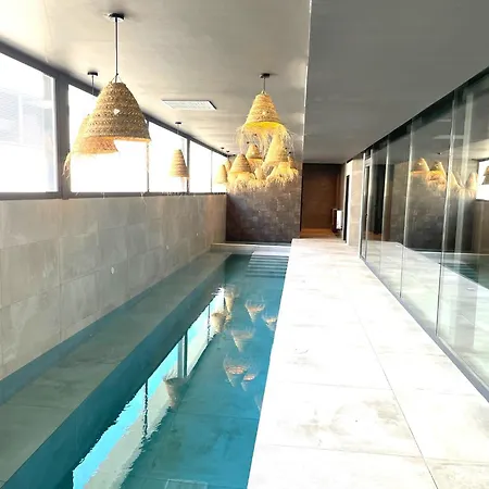 アパート Casa Colina - Privezwembad & Lift